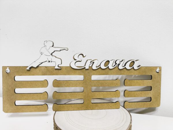 MEDALLERO DE MADERA PERSONALIZADO