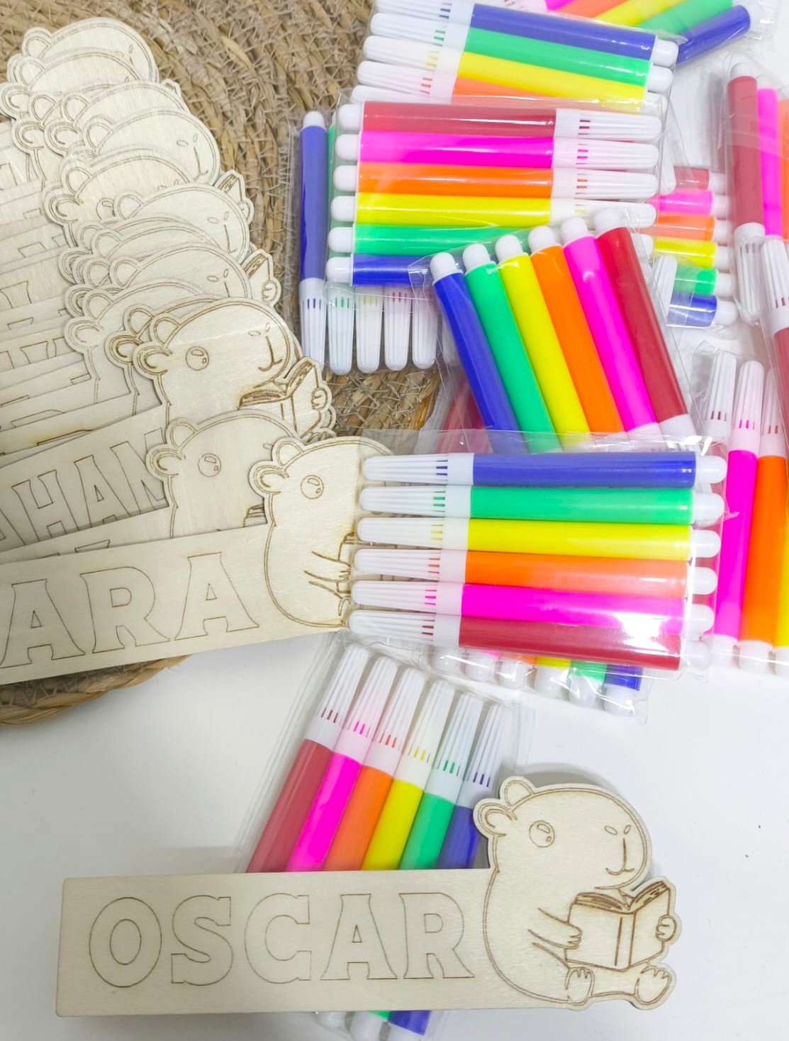 marcapaginas madera capibara