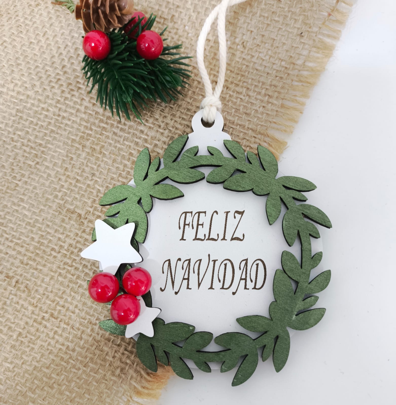 BOLA DE NAVIDAD MADERA PERSONALIZADA GUIRNALDA