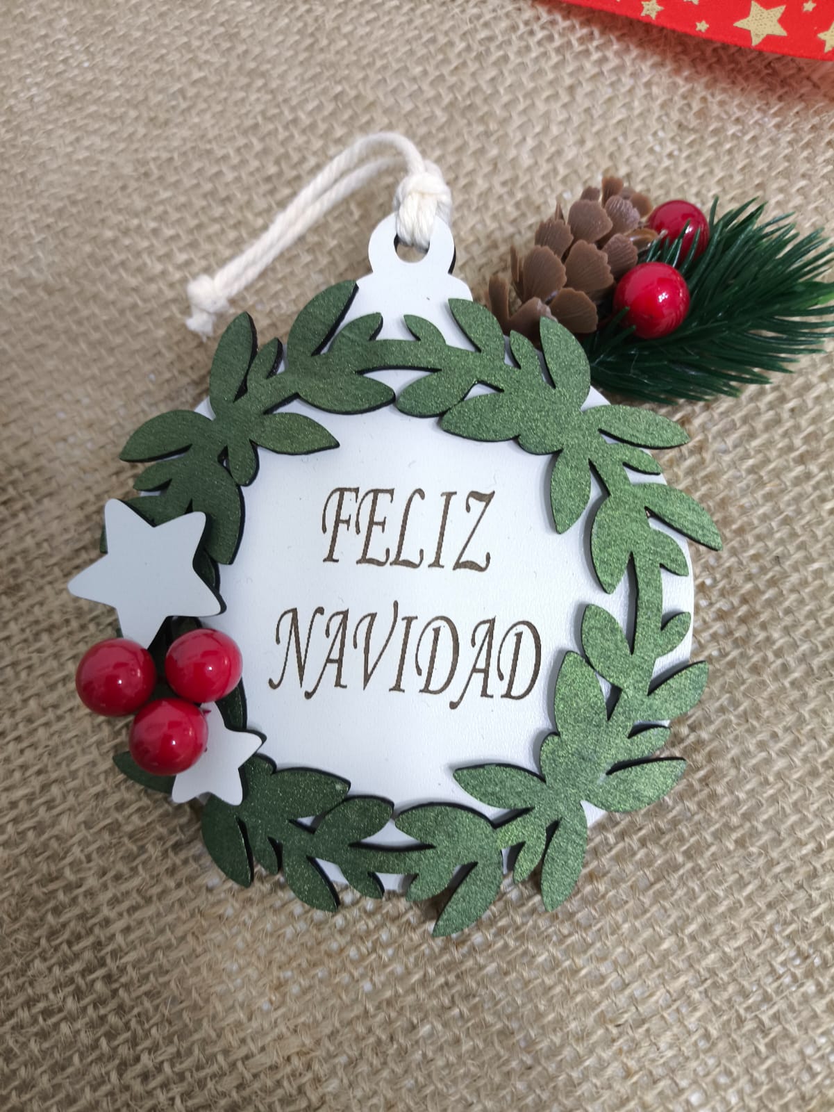 BOLA DE NAVIDAD MADERA PERSONALIZADA GUIRNALDA