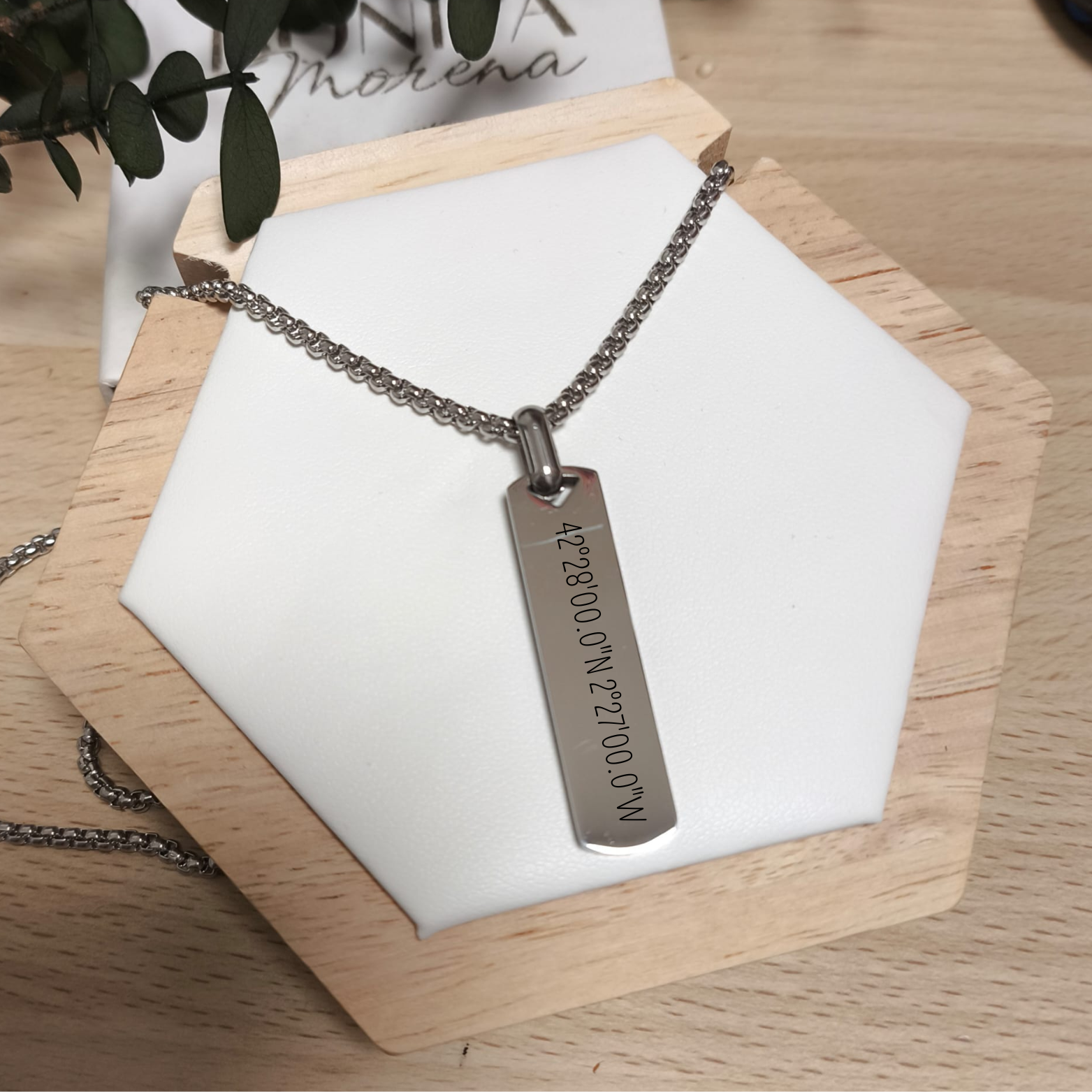 colgante hombre personalizado coodenadas placa vertical