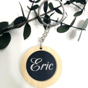 llavero de madera y acero negro personalizad