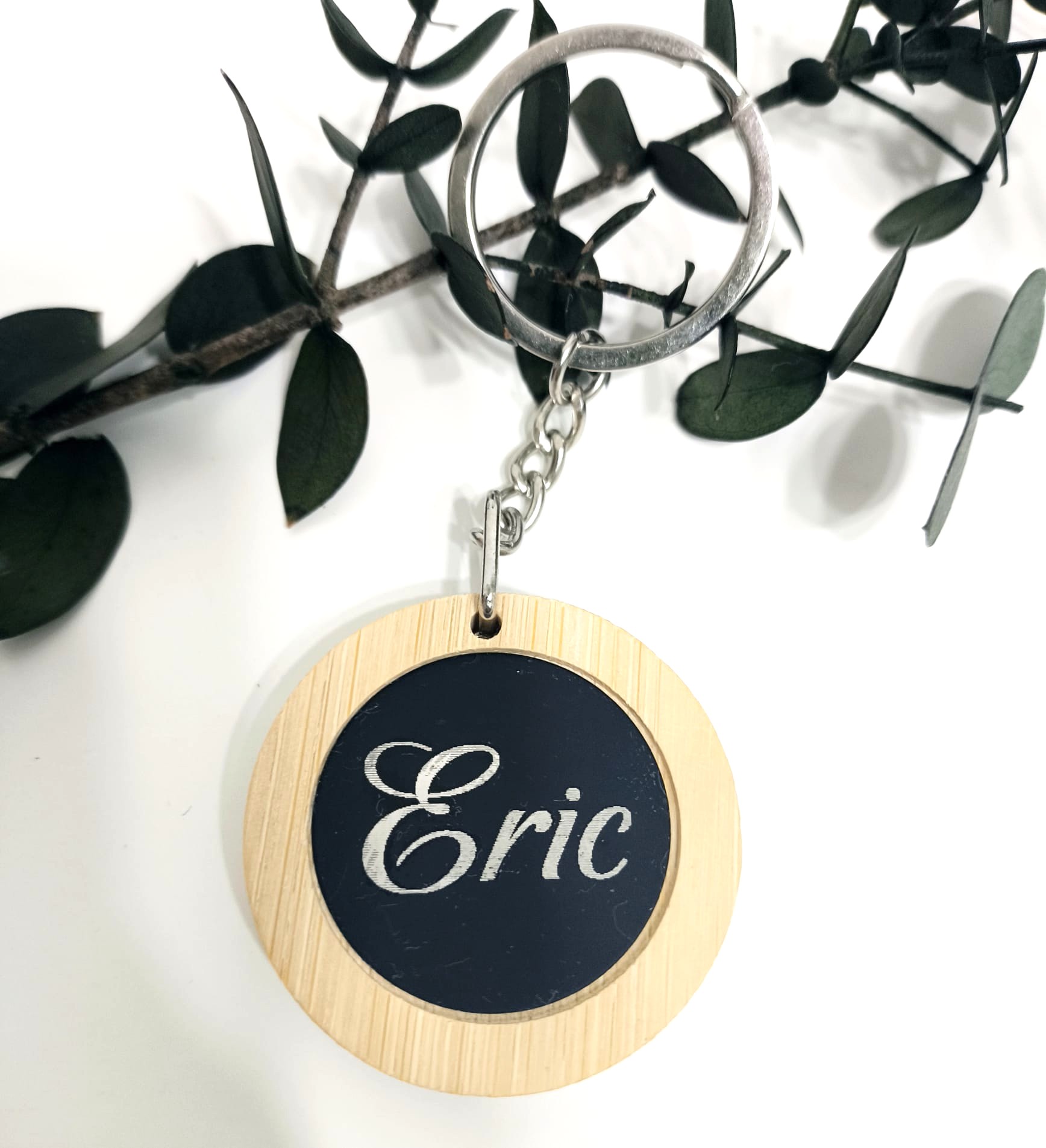 llavero de madera y acero negro personalizad