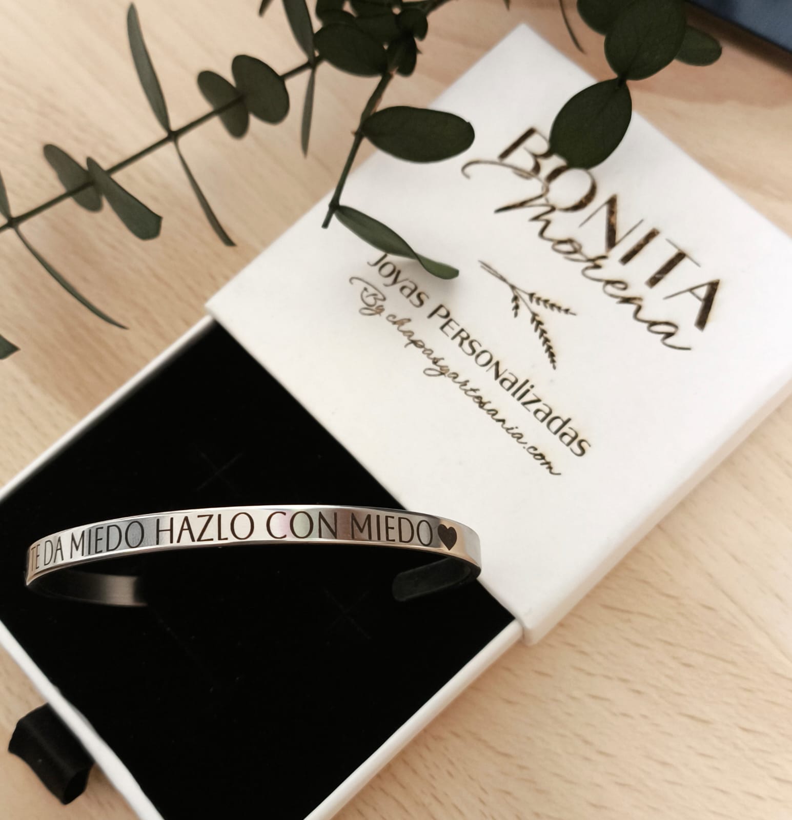 pulsera brazalete de acero personalizado con frase